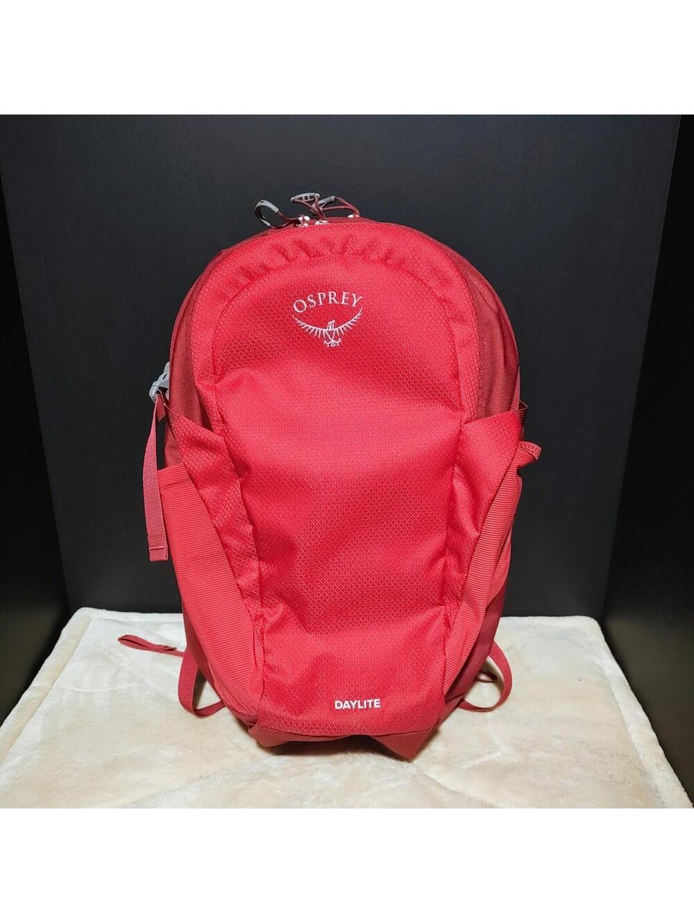 Osprey Daylite Backpack 13L Red Hiking Travel Daypack Lightweight. EUC
